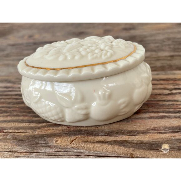 Vintage 1990s Lenox Porcelain Trinket Box Embossed Fruit - Picture 4 of 8